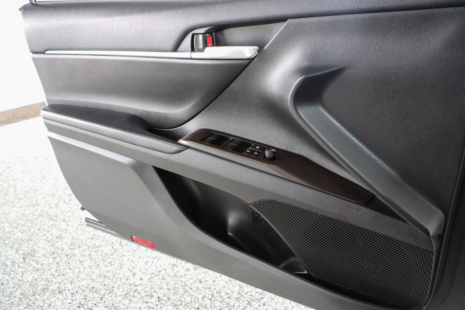 Used 2022 Toyota Camry SE FWD image 21