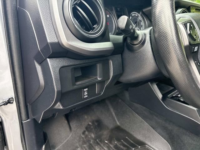 Used 2016 Toyota Tacoma TRD Sport AWD/4WD image 21