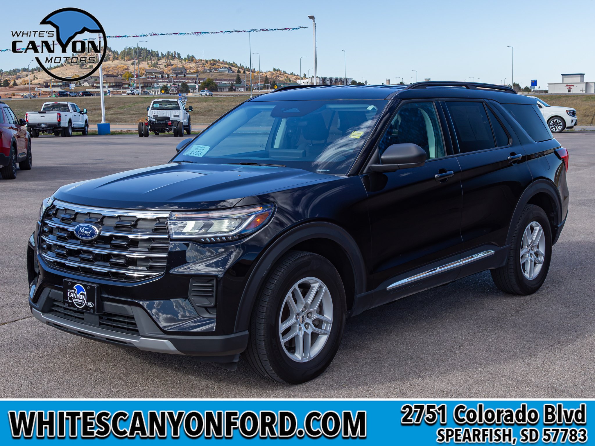 Used 2025 Ford Explorer Active AWD/4WD image 19
