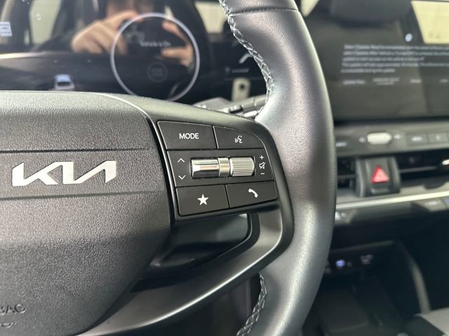 Used 2025 Kia K4 EX image 16