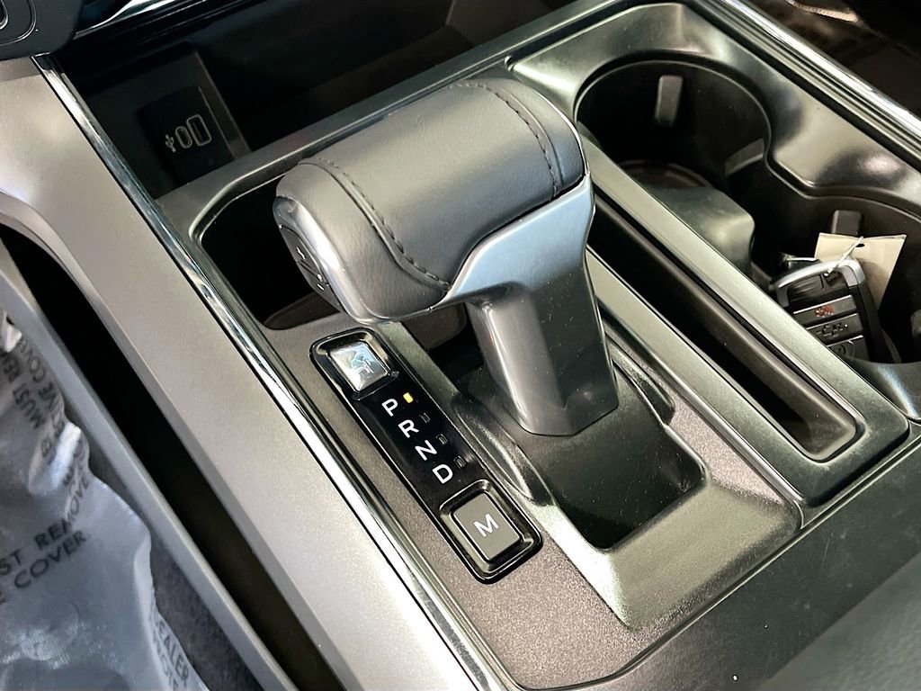 Used 2025 Ford F150 Lariat w/ FX4 Off-Road Package image 17