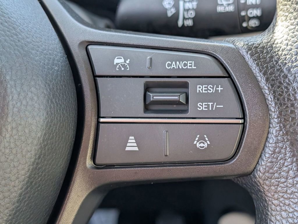 Used 2025 Honda HR-V LX image 28