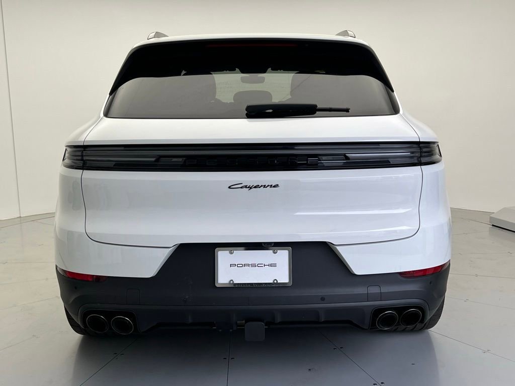 Used 2025 Porsche Cayenne image 21