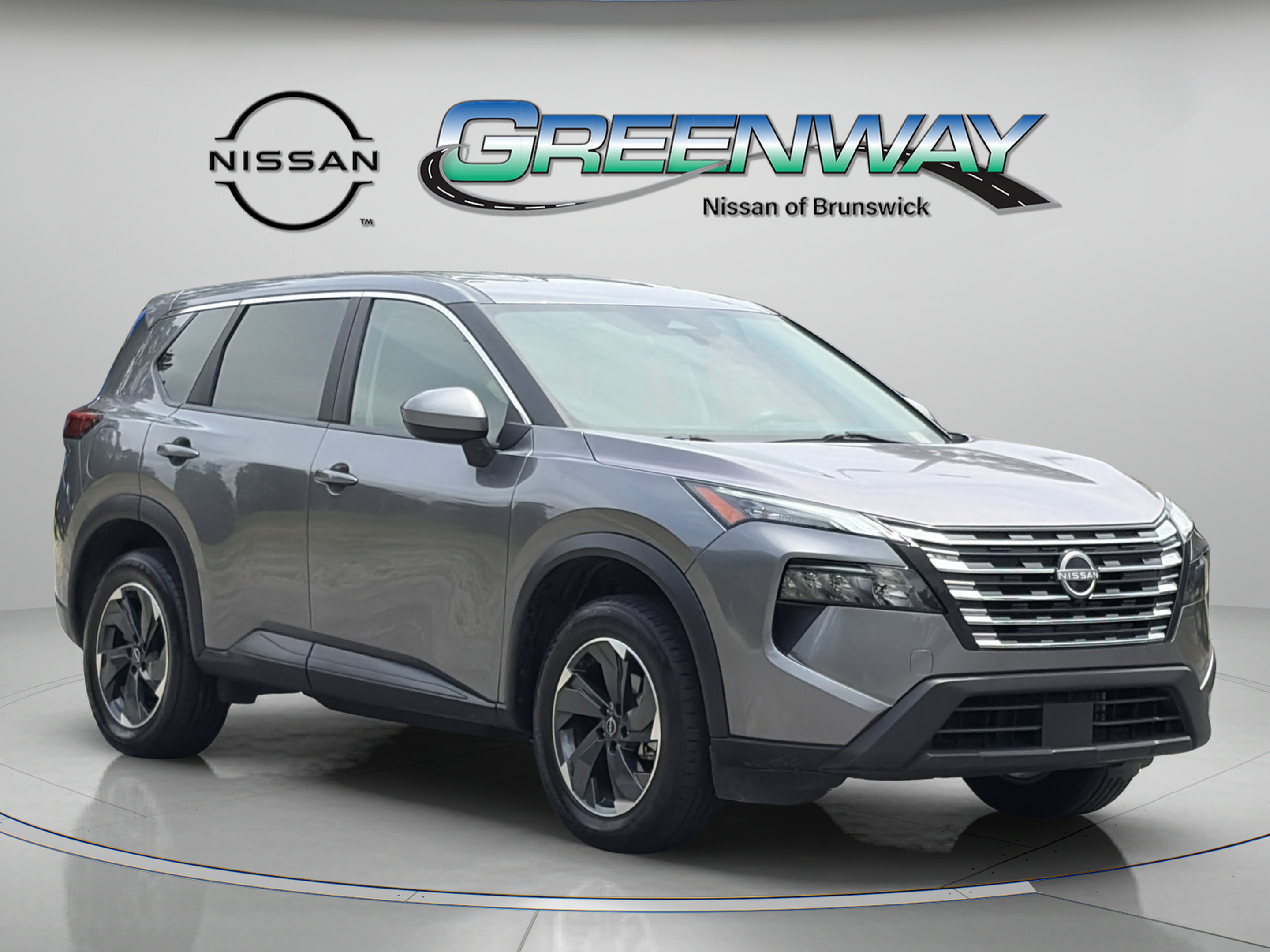 Used 2024 Nissan Rogue SV FWD image 2