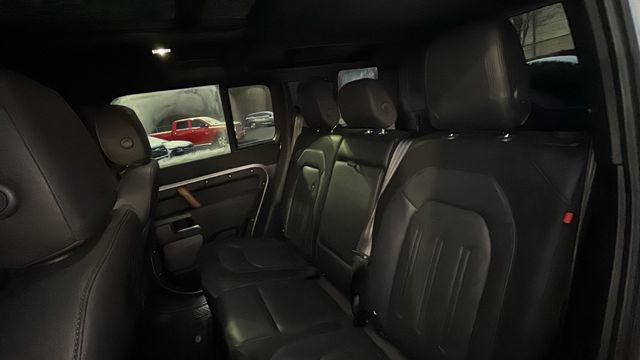 Used 2022 Land Rover Defender 110 X-Dynamic SE image 28