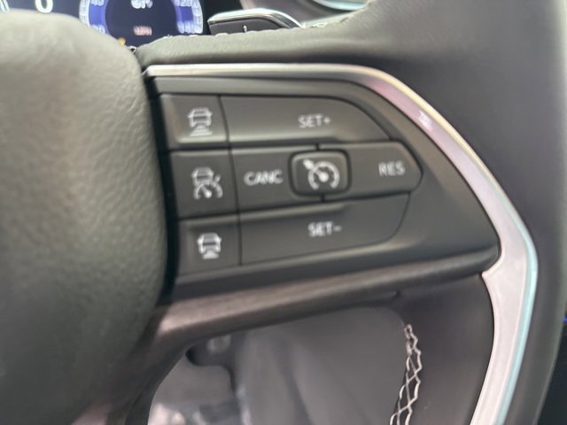 New 2025 Jeep Grand Cherokee Limited w/ Luxury Tech Group II image 16