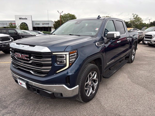 Used 2022 GMC Sierra 1500 SLT w/ SLT Premium Plus Package RWD image 3
