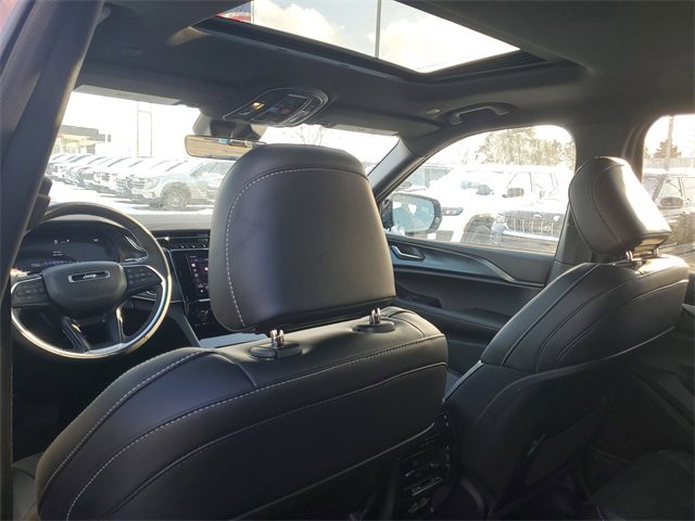 New 2025 Jeep Grand Cherokee L Altitude image 12