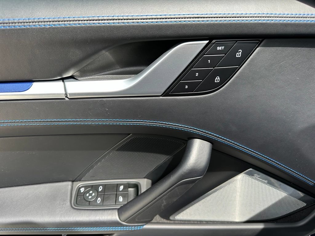 Certified 2025 Porsche 911 Turbo AWD/4WD image 17