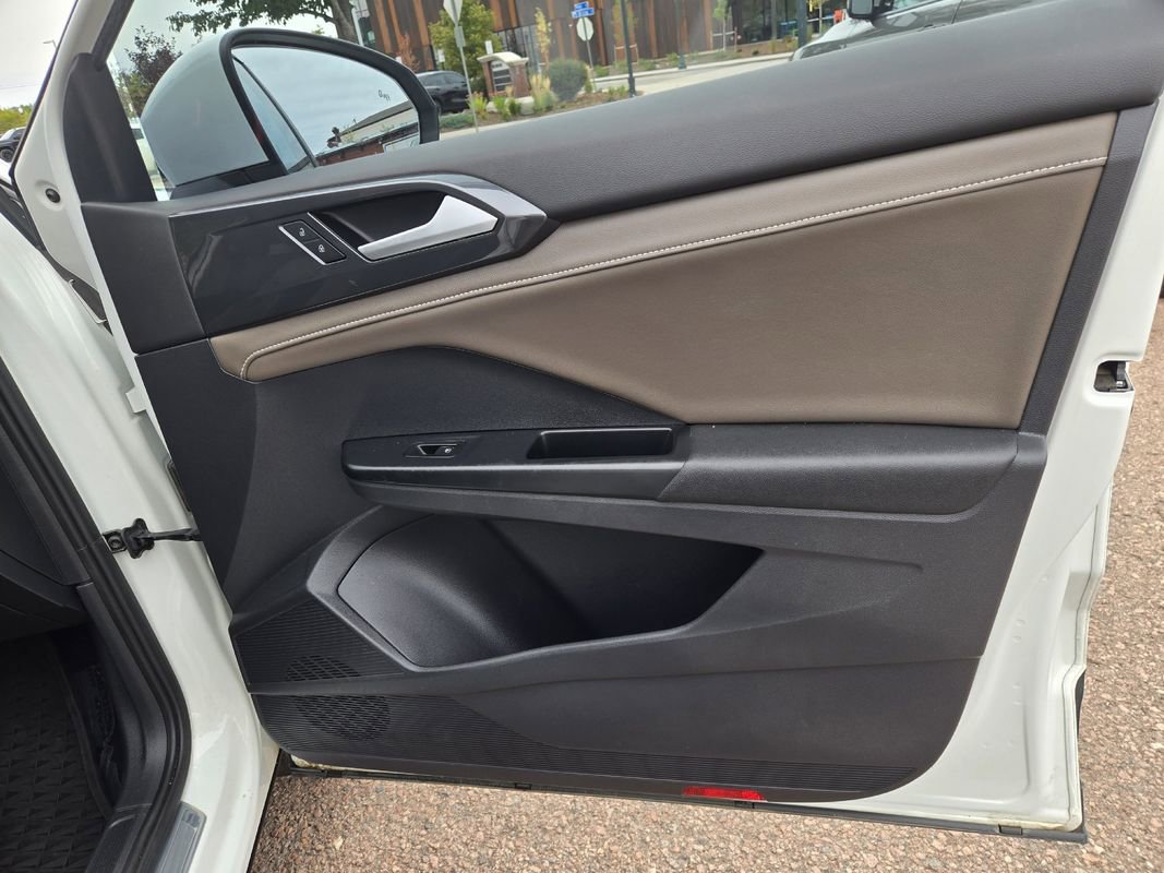 Used 2022 Volkswagen Taos SEL image 22