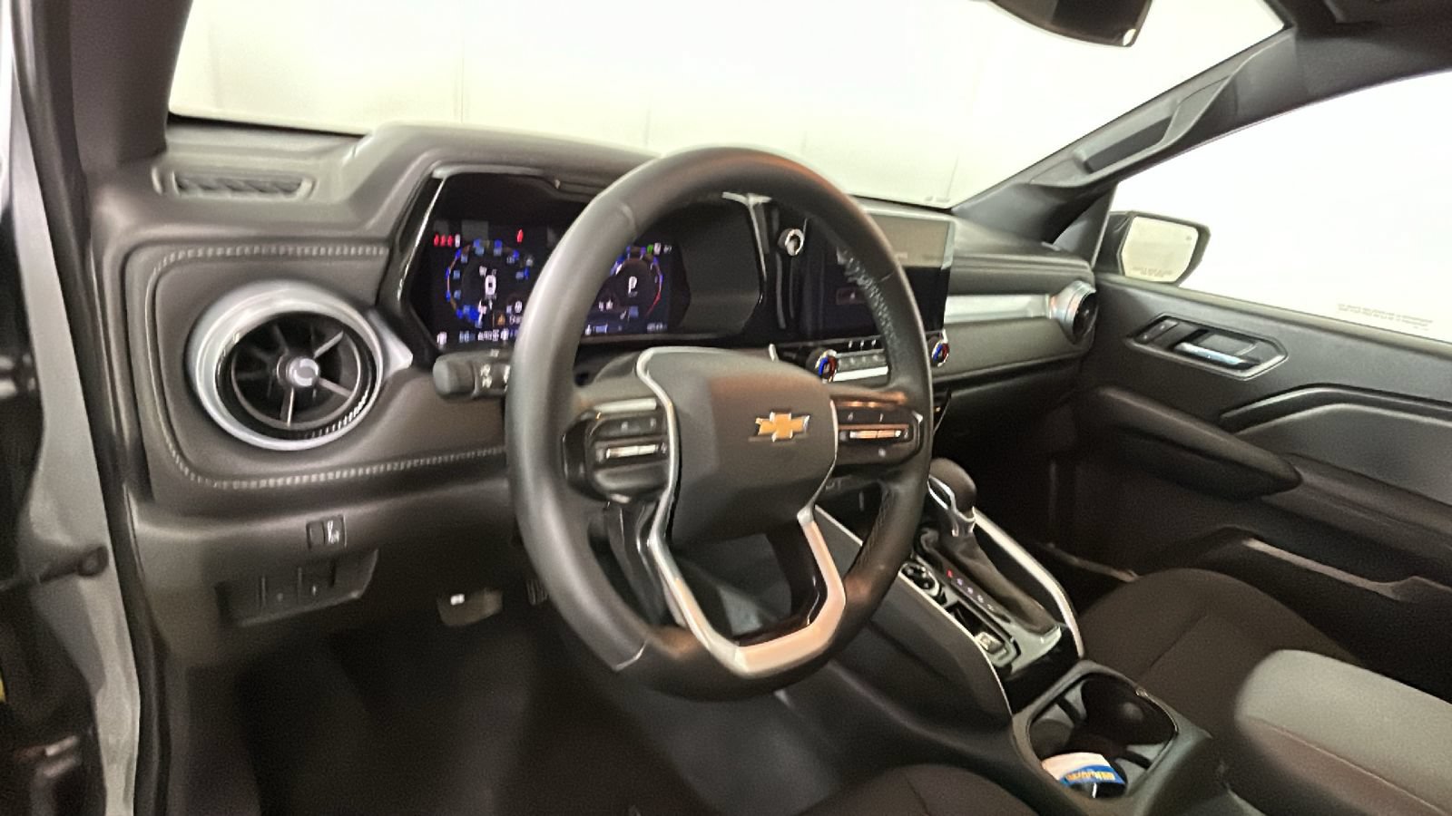 Used 2024 Chevrolet Colorado LT w/ LT Convenience Package AWD/4WD image 14