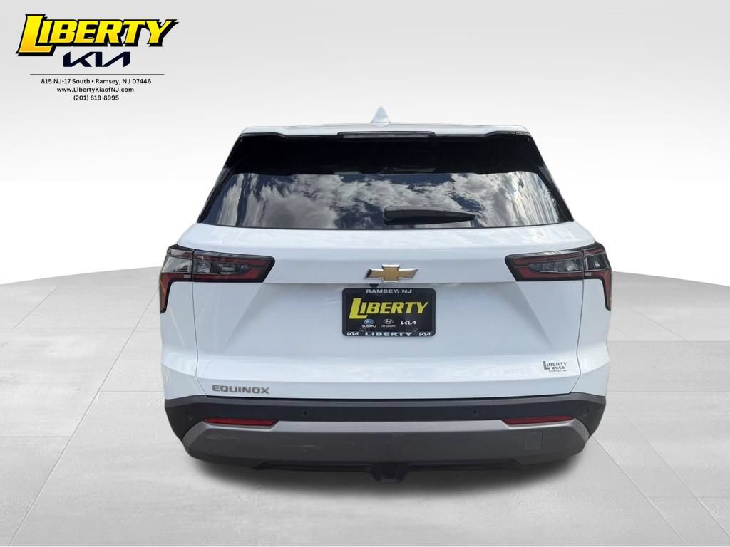 Used 2026 Chevrolet Equinox LT w/ Convenience Package II FWD image 6