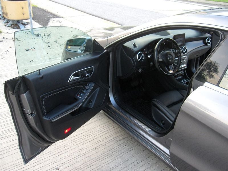 Used 2018 Mercedes-Benz CLA 250 4MATIC image 16