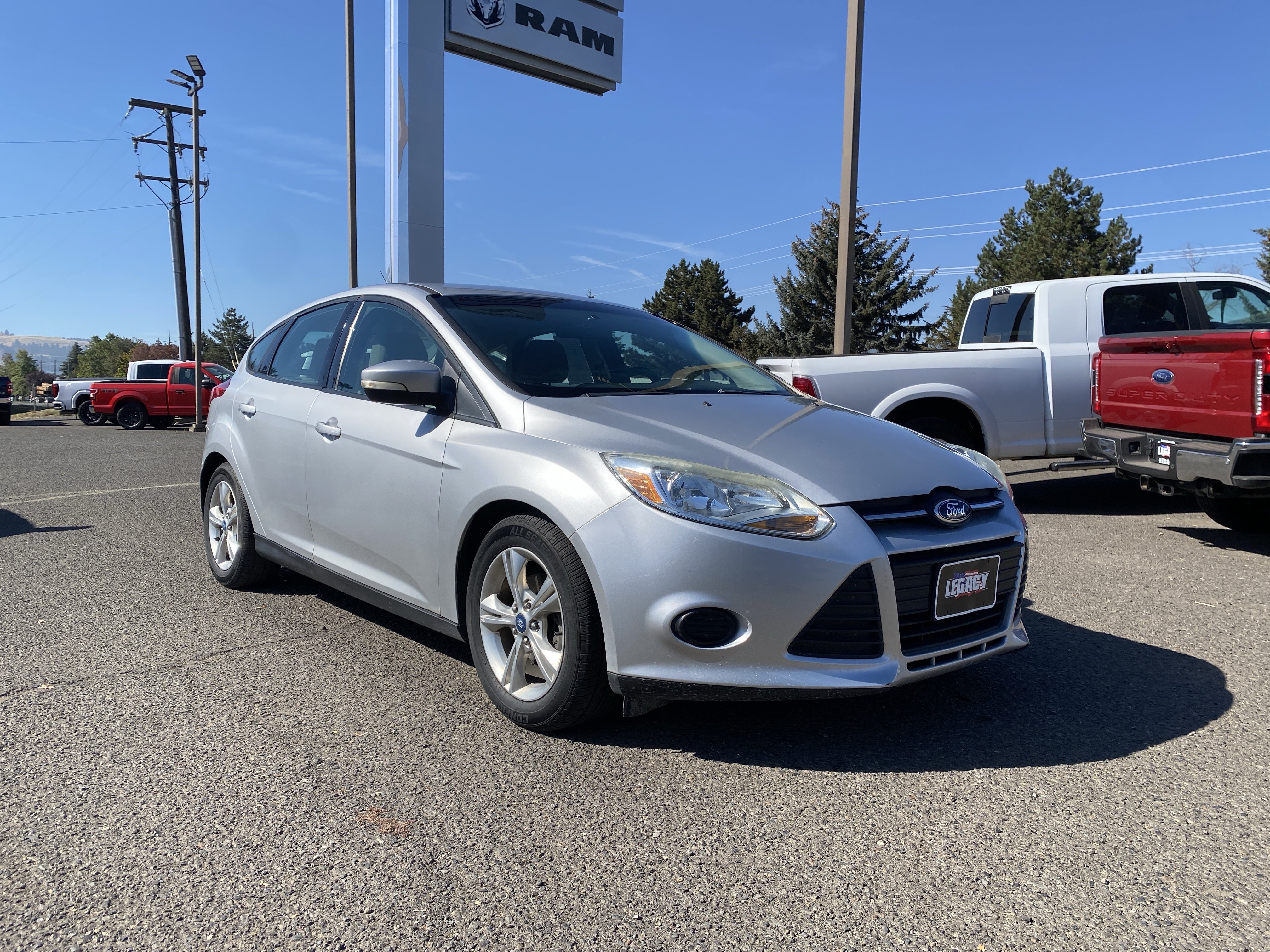 Used 2013 Ford Focus SE w/ SE Winter Pkg FWD image 1
