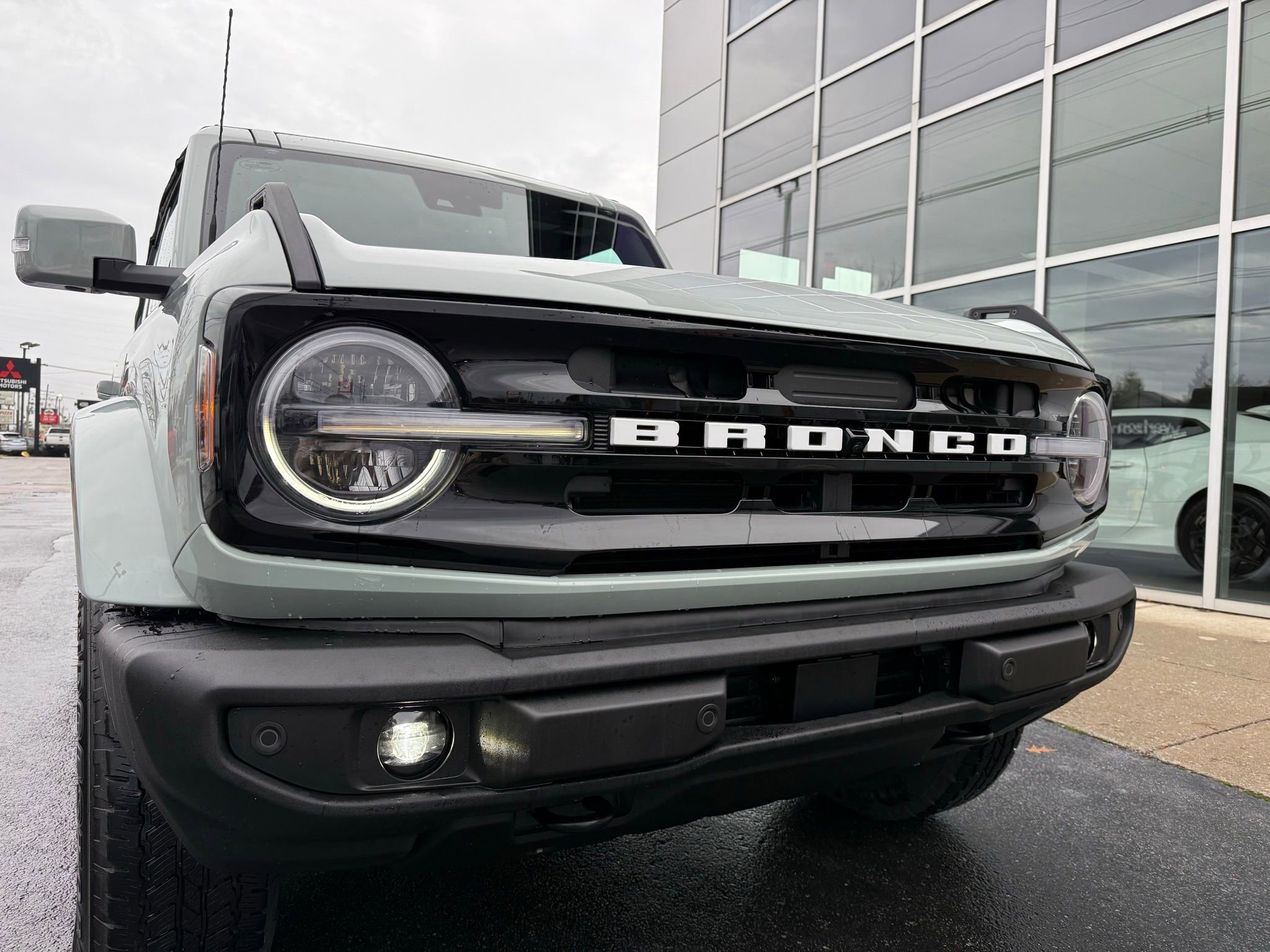 Used 2024 Ford Bronco Outer Banks image 14