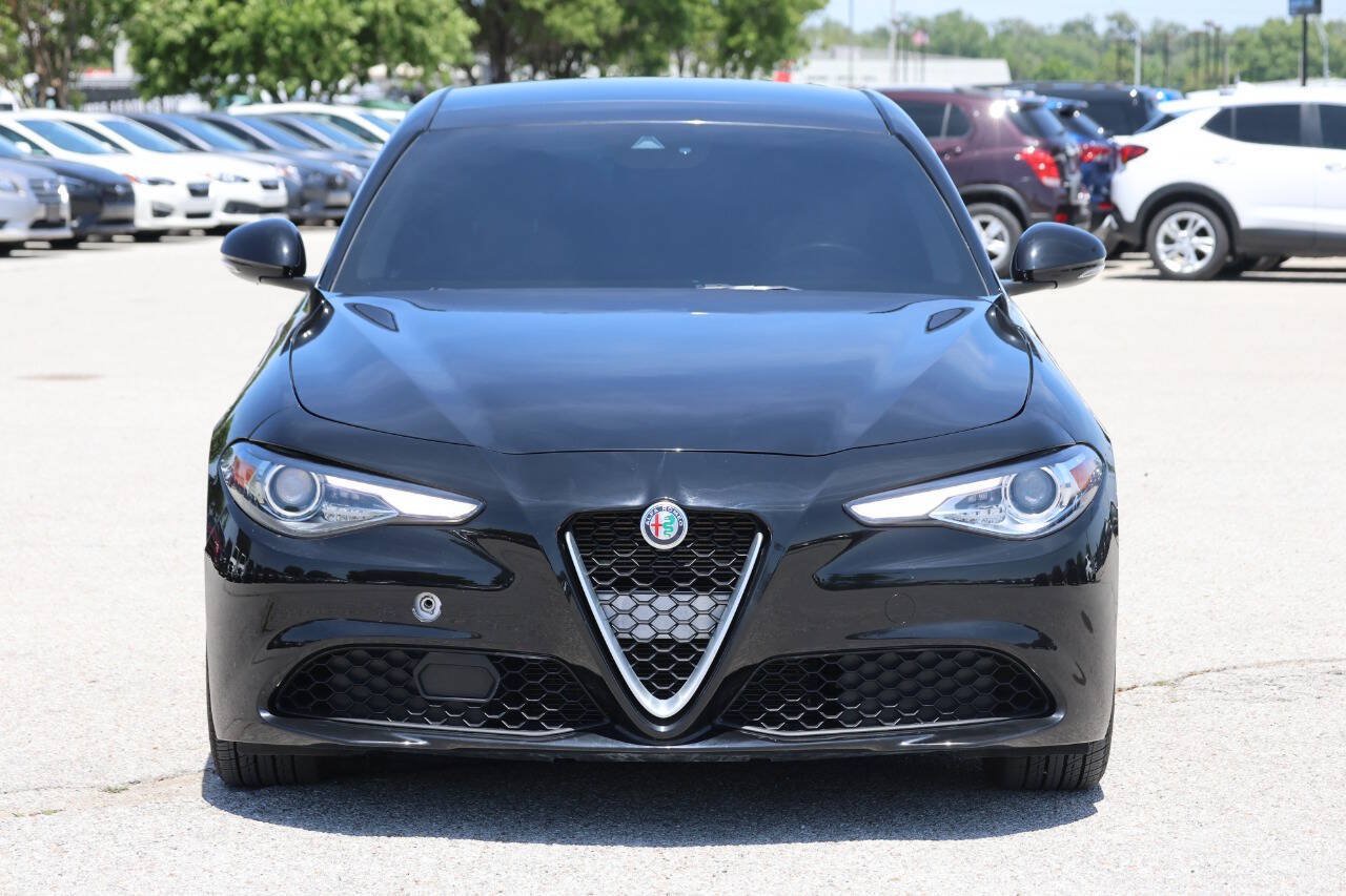 Used 2020 Alfa Romeo Giulia AWD w/ Cold Weather Package image 5