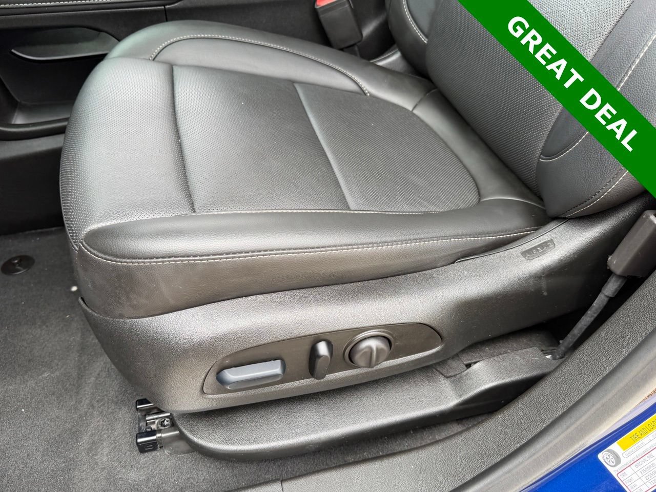 Used 2023 GMC Acadia SLT w/ Elevation Edition FWD image 32