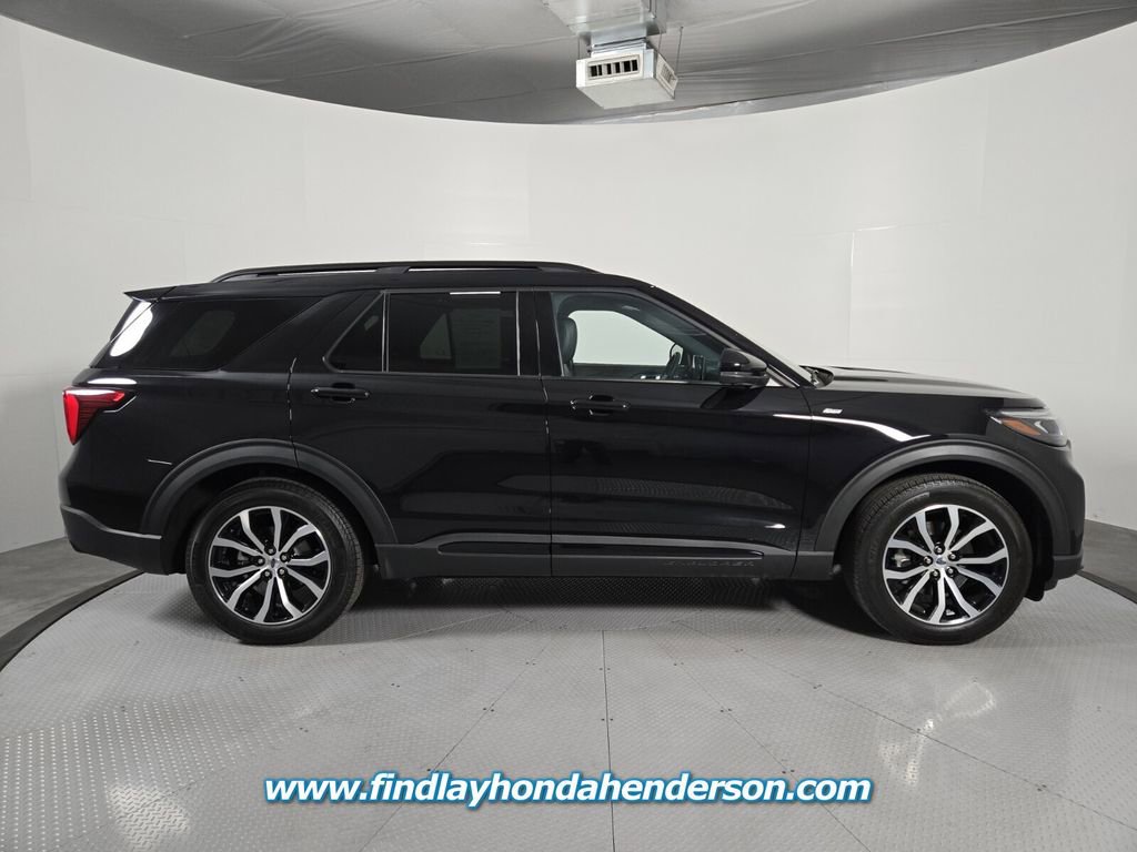 Used 2025 Ford Explorer ST-Line image 7