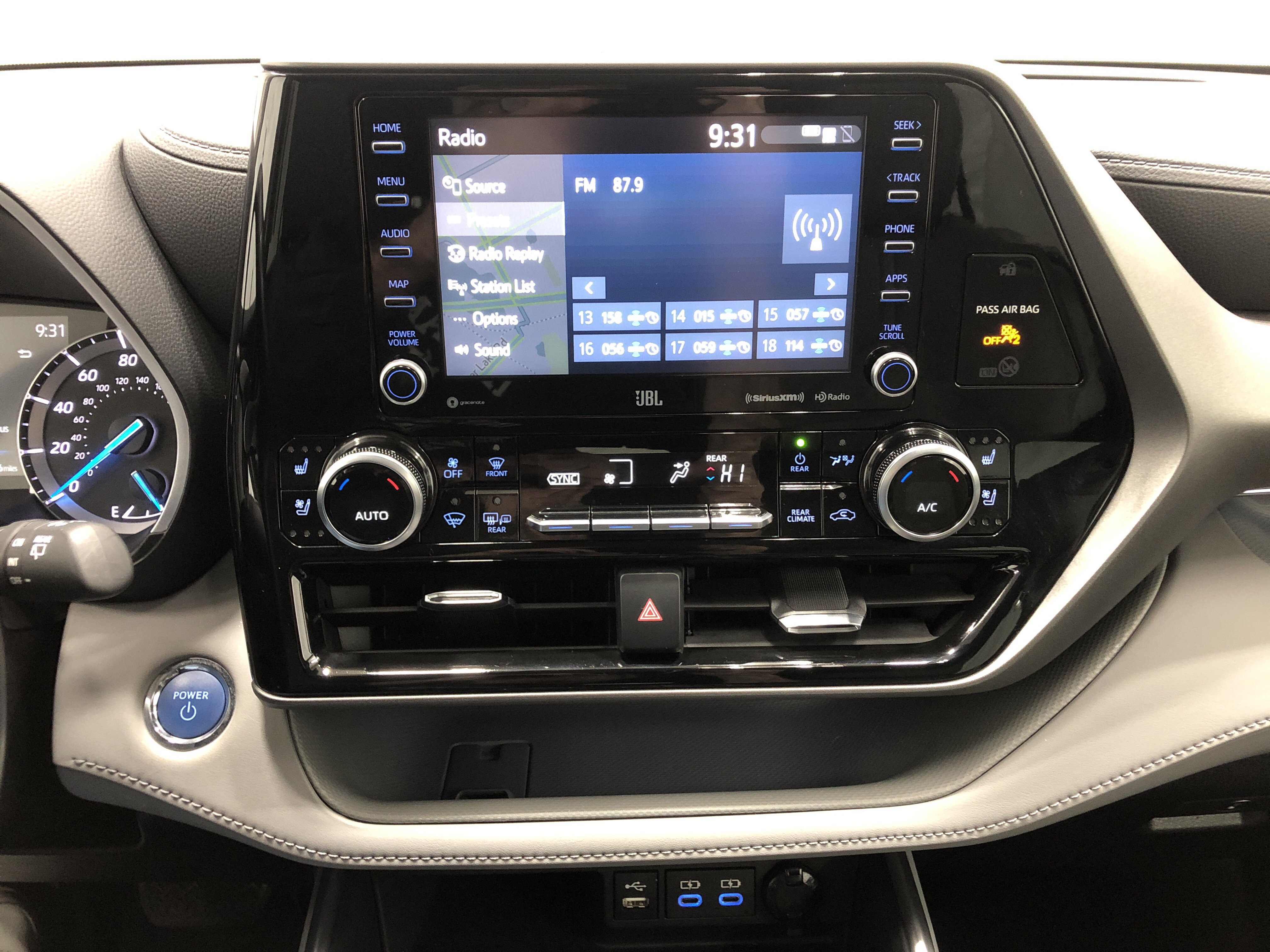 Used 2022 Toyota Highlander Limited image 20