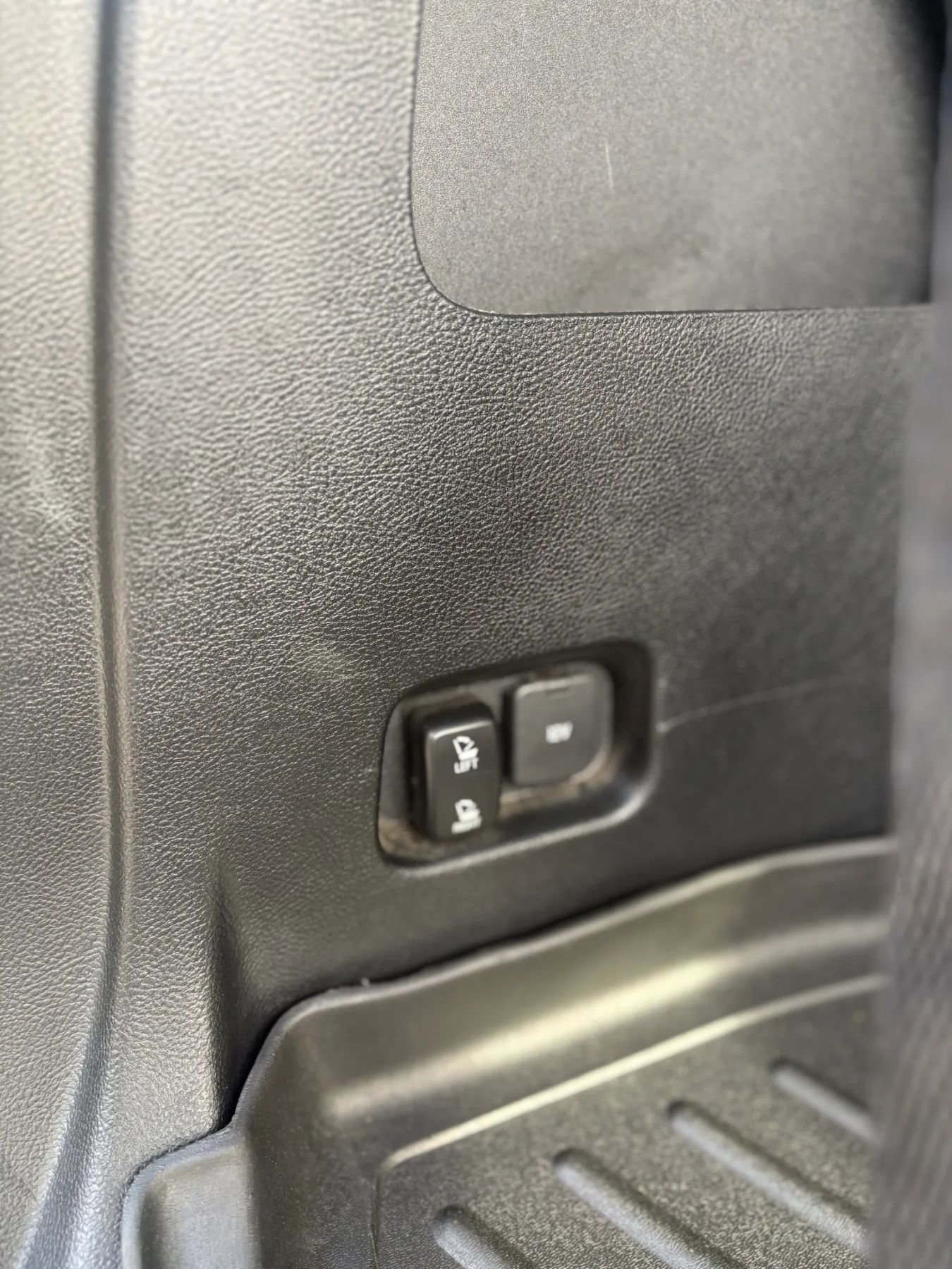 Used 2018 Ford Edge Titanium w/ Equipment Group 301A FWD image 38