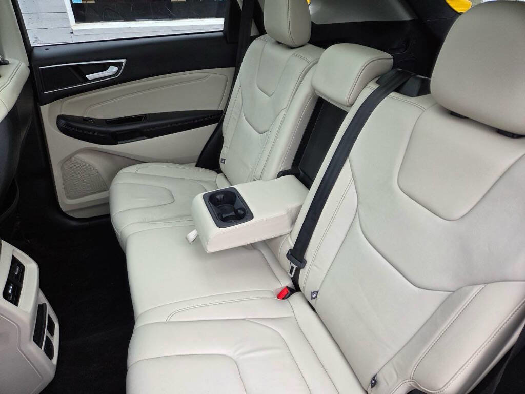 Used 2016 Ford Edge Titanium w/ Technology Package image 25