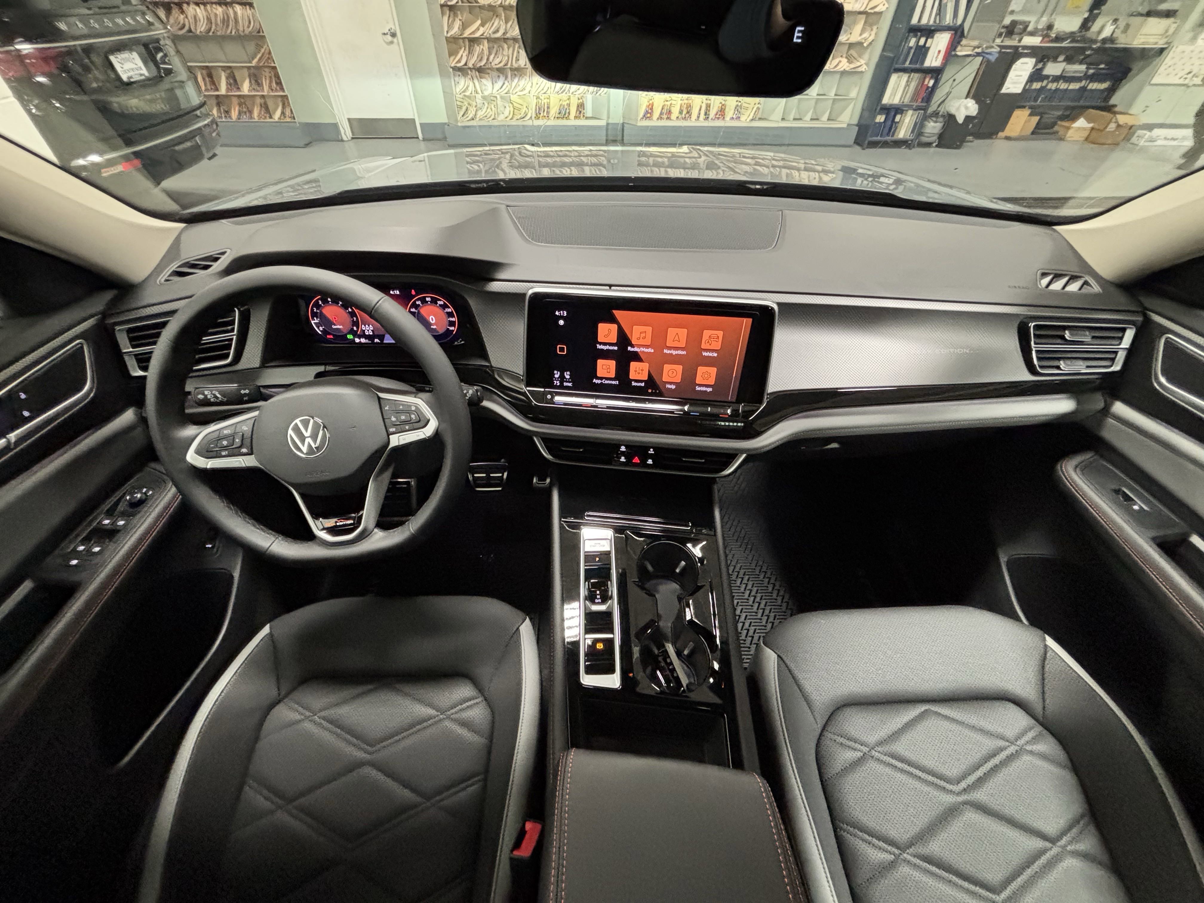 New 2025 Volkswagen Atlas Peak Edition SE image 16