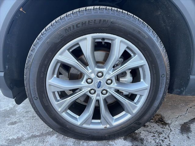 Used 2023 Ford Explorer Limited w/ Limited Technology Package image 12