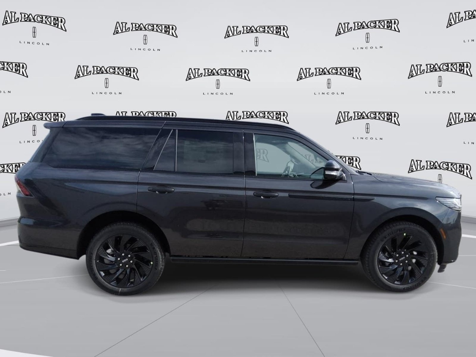 New 2027 Lincoln Navigator Reserve w/ Jet Appearance Package AWD/4WD image 6