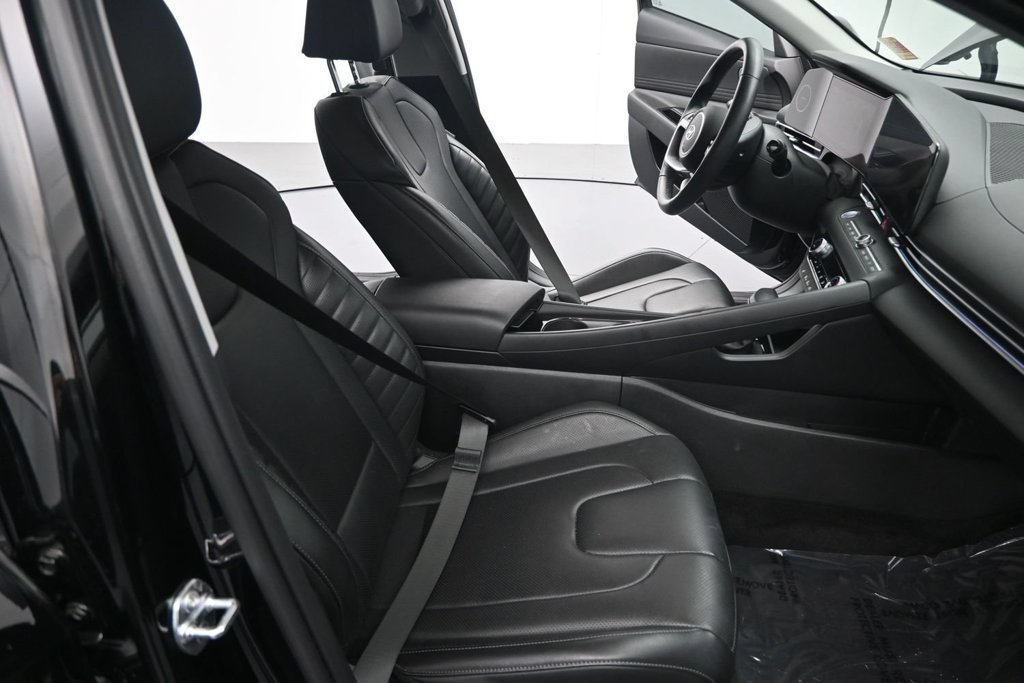 Used 2025 Hyundai Elantra Limited w/ Cargo Package FWD image 21