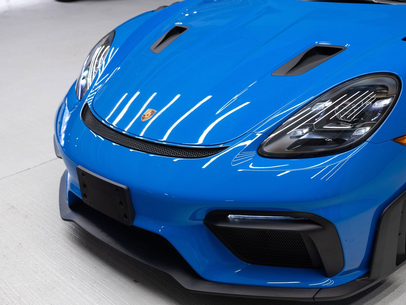 Certified 2025 Porsche 718 Boxster Spyder RS RWD image 32