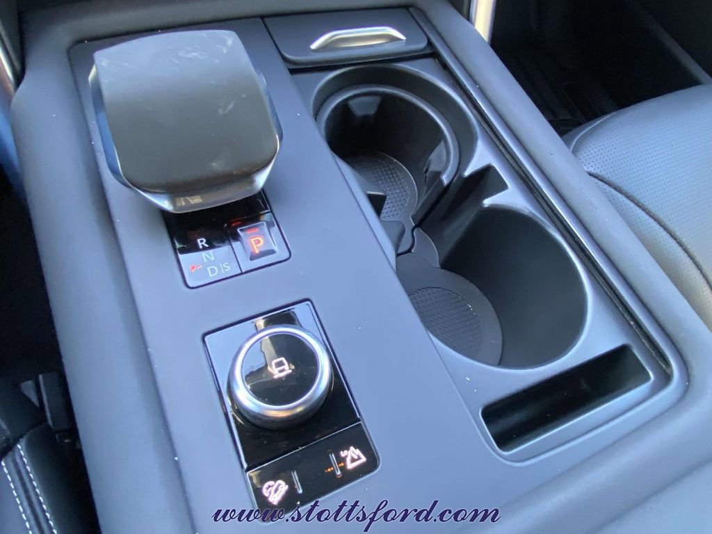 Used 2022 Land Rover Discovery HSE R-Dynamic image 32