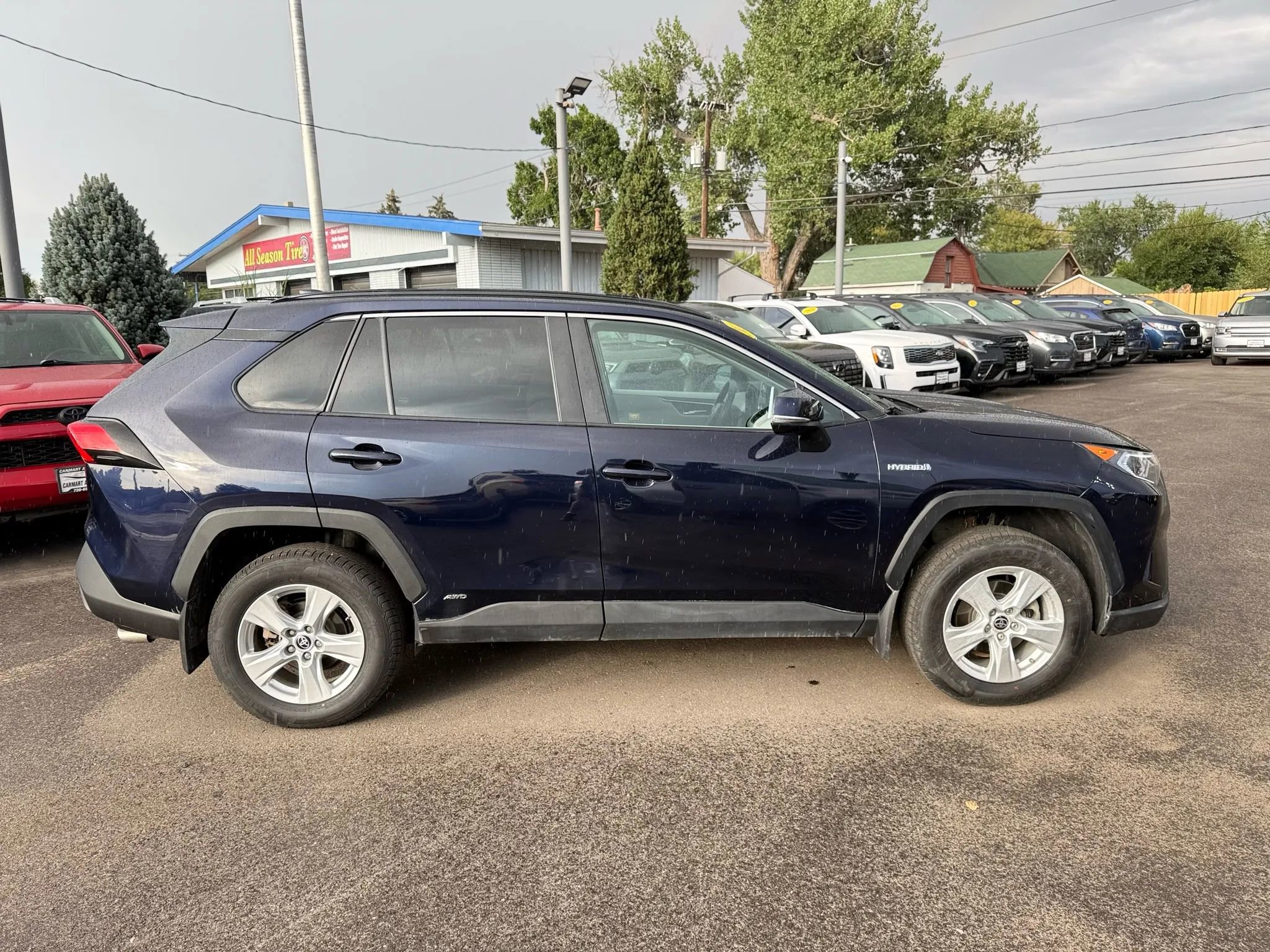 Used 2021 Toyota RAV4 XLE image 10