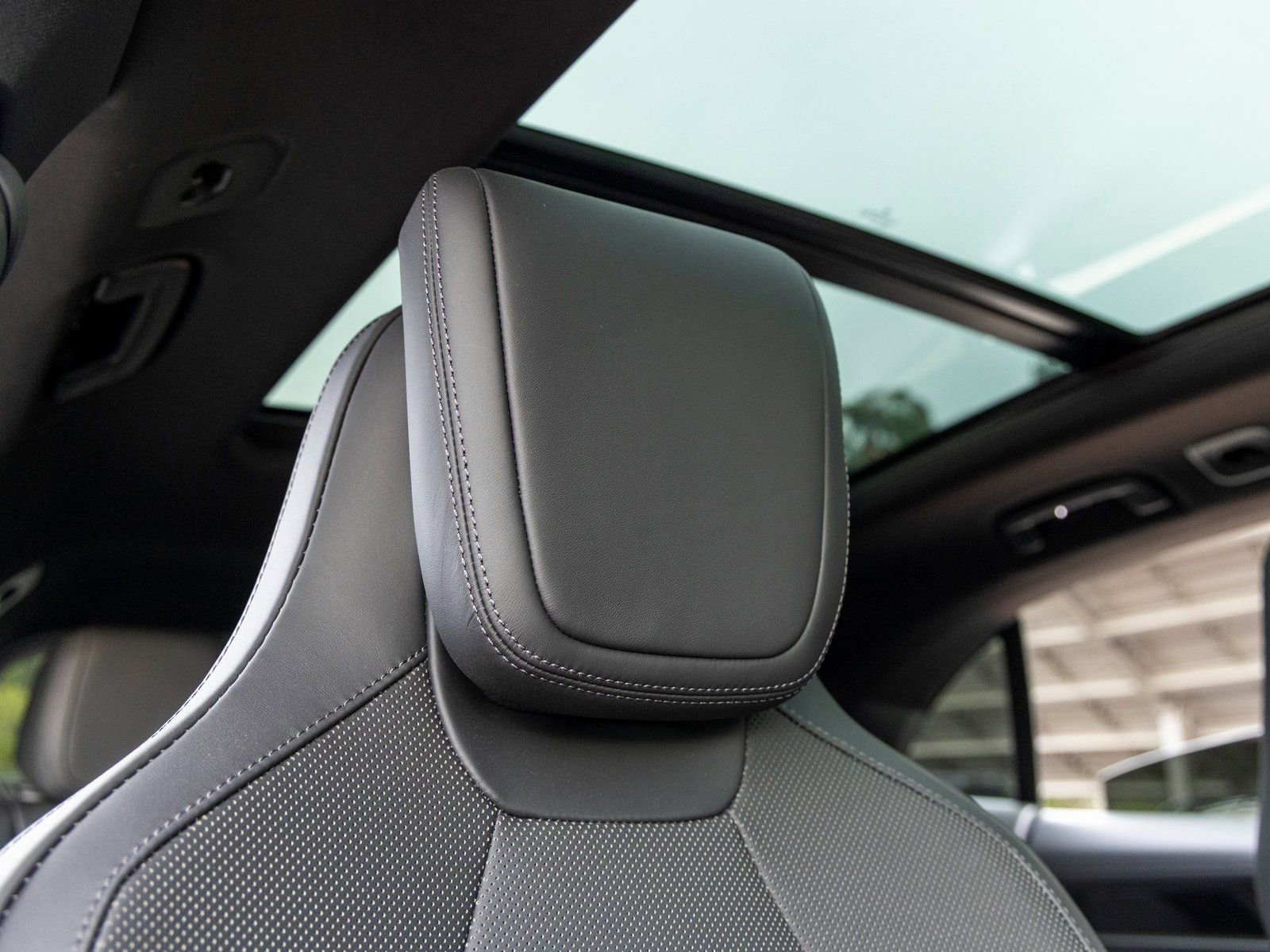 New 2025 Porsche Macan Electric image 58