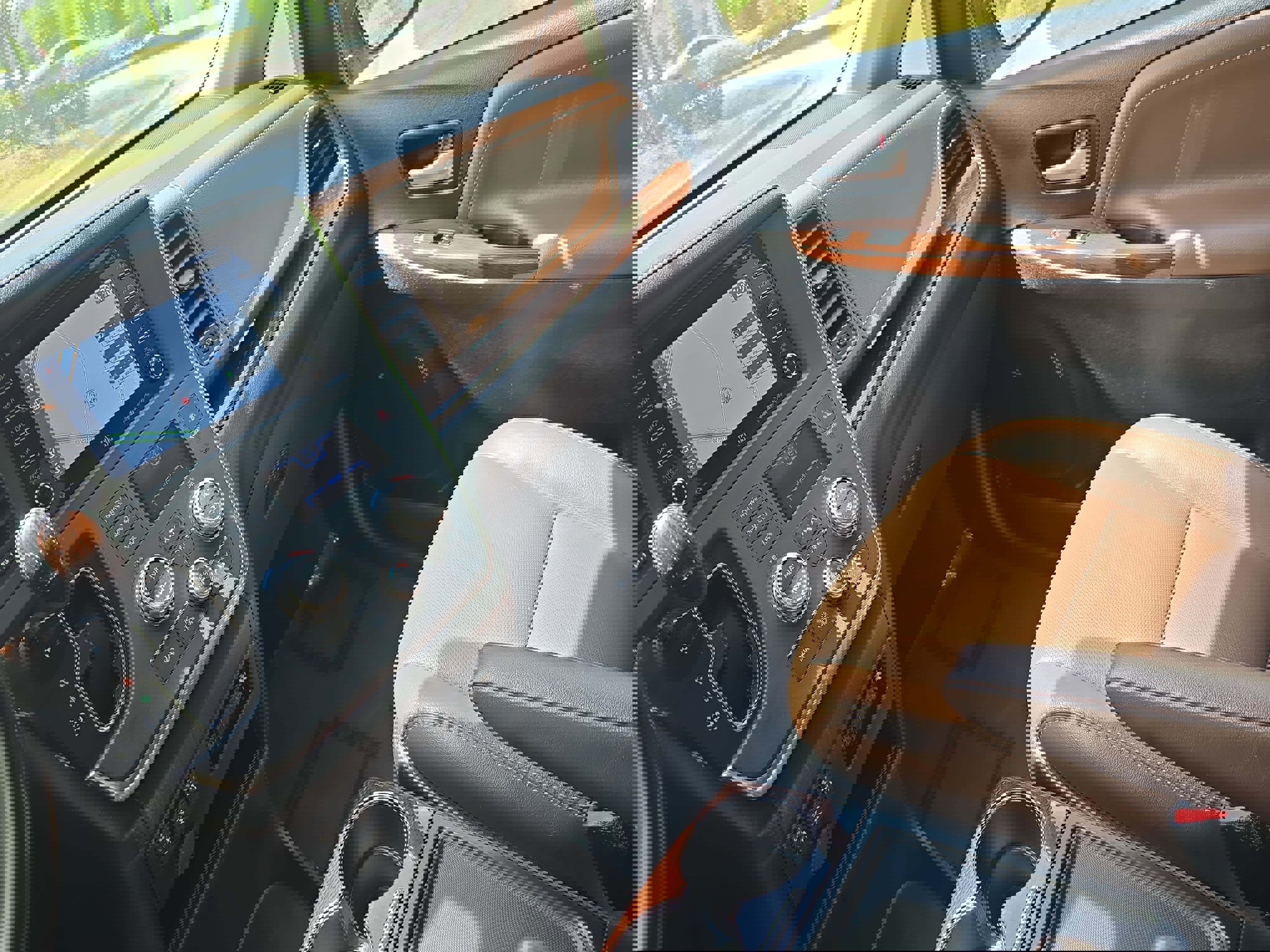 Used 2018 Toyota Sienna Limited image 24