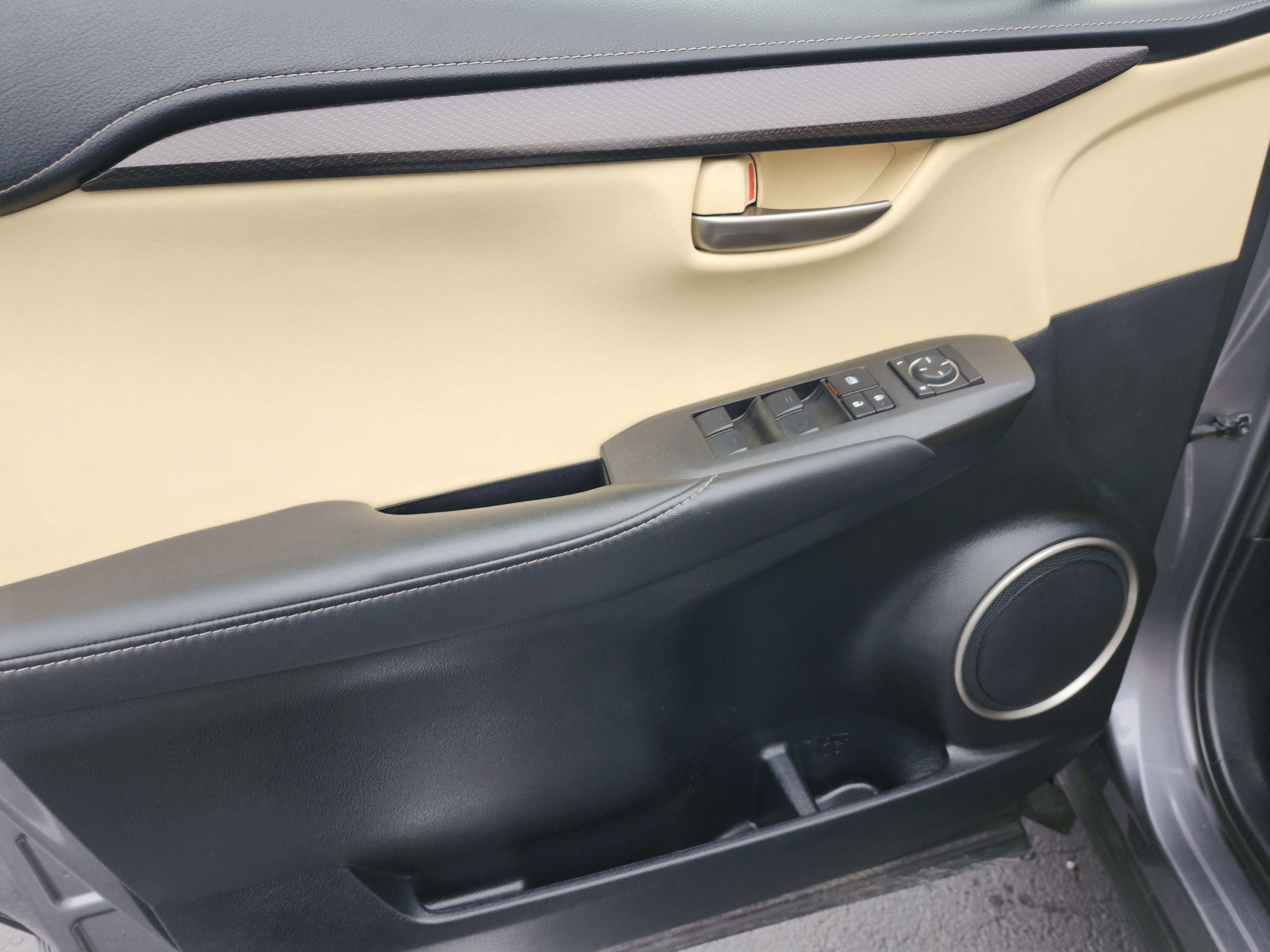 Used 2016 Lexus NX 200t FWD image 19