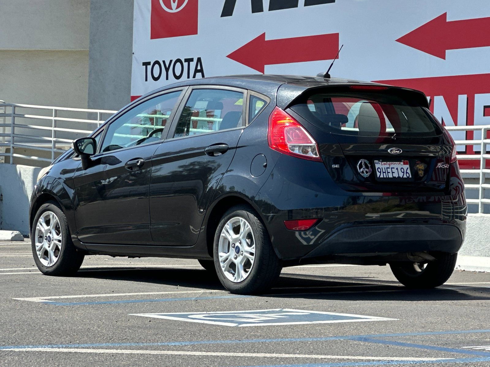 Used 2015 Ford Fiesta SE image 3