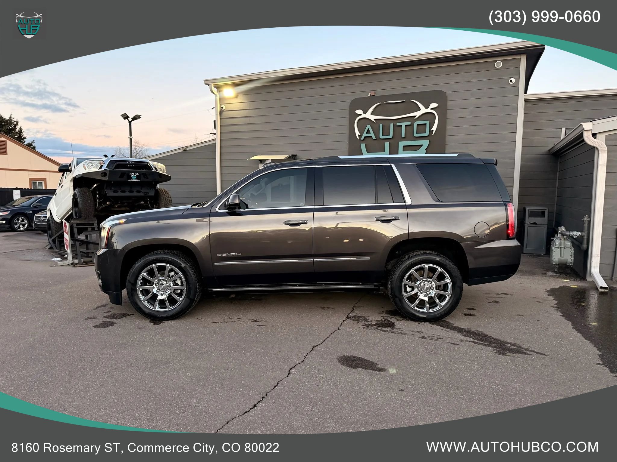 Used 2017 GMC Yukon Denali w/ Open Road Package AWD/4WD image 8