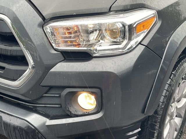 Used 2017 Toyota Tacoma SR5 w/ Tow Package AWD/4WD image 11