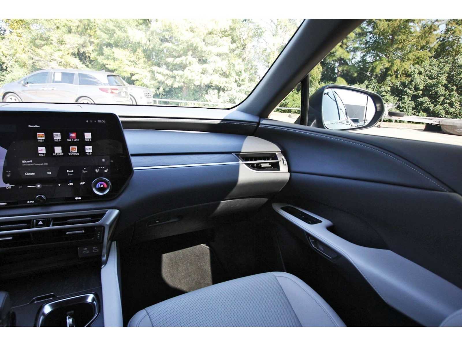 Used 2025 Lexus RX 350 Premium w/ Convenience Package FWD image 8