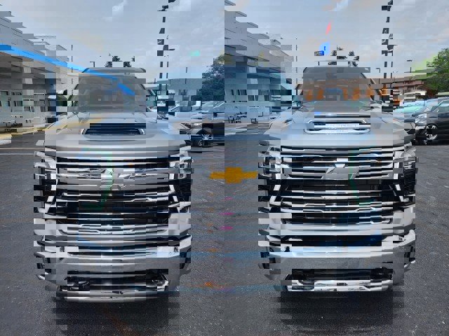 Used 2024 Chevrolet Silverado 2500 LTZ image 9