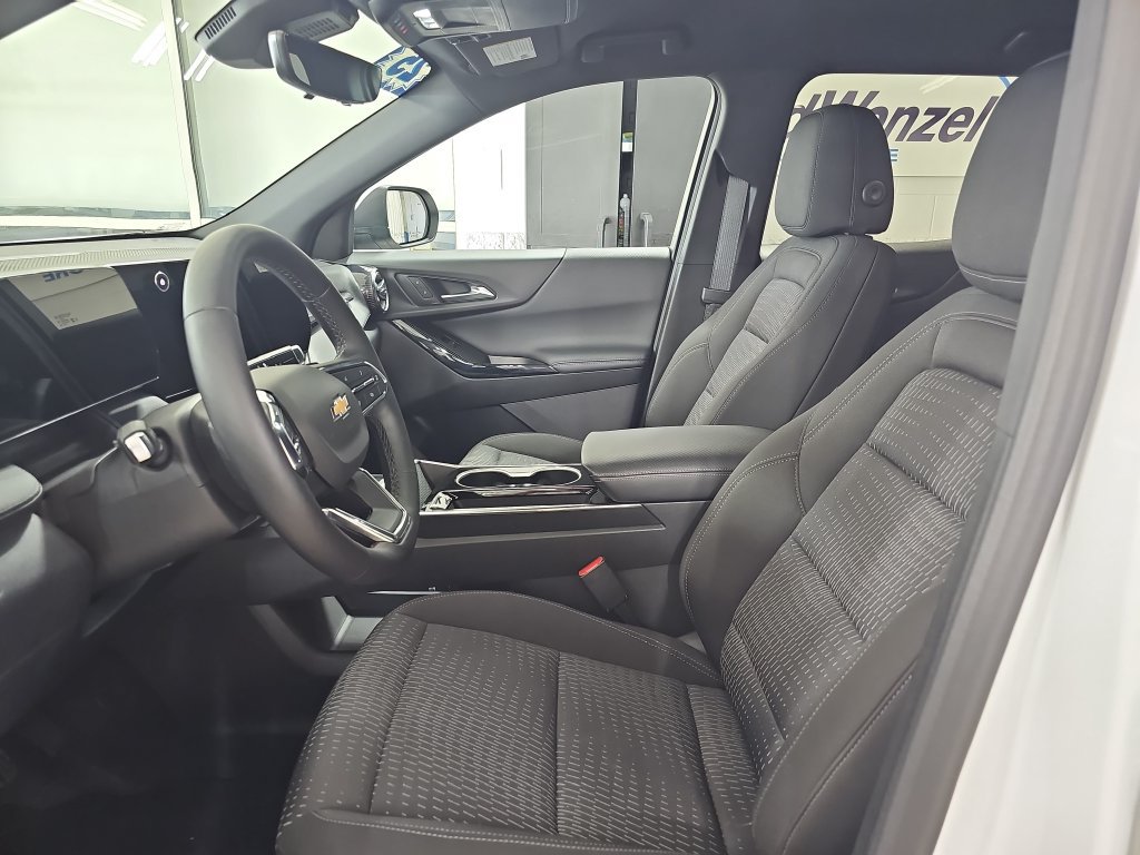 Certified 2025 Chevrolet Equinox LT w/ Safety and Technology Package AWD/4WD image 18