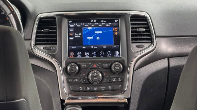 Used 2018 Jeep Grand Cherokee Laredo AWD/4WD image 16
