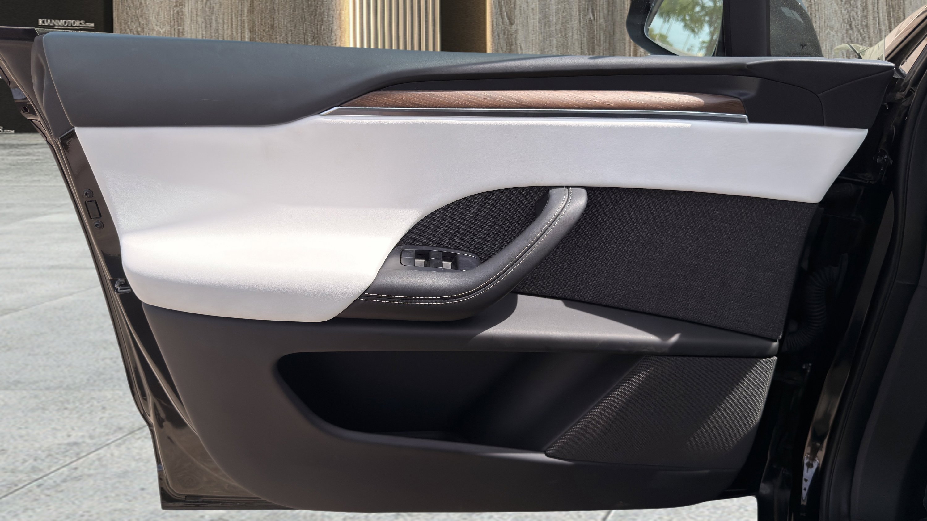 Used 2023 Tesla Model X image 25