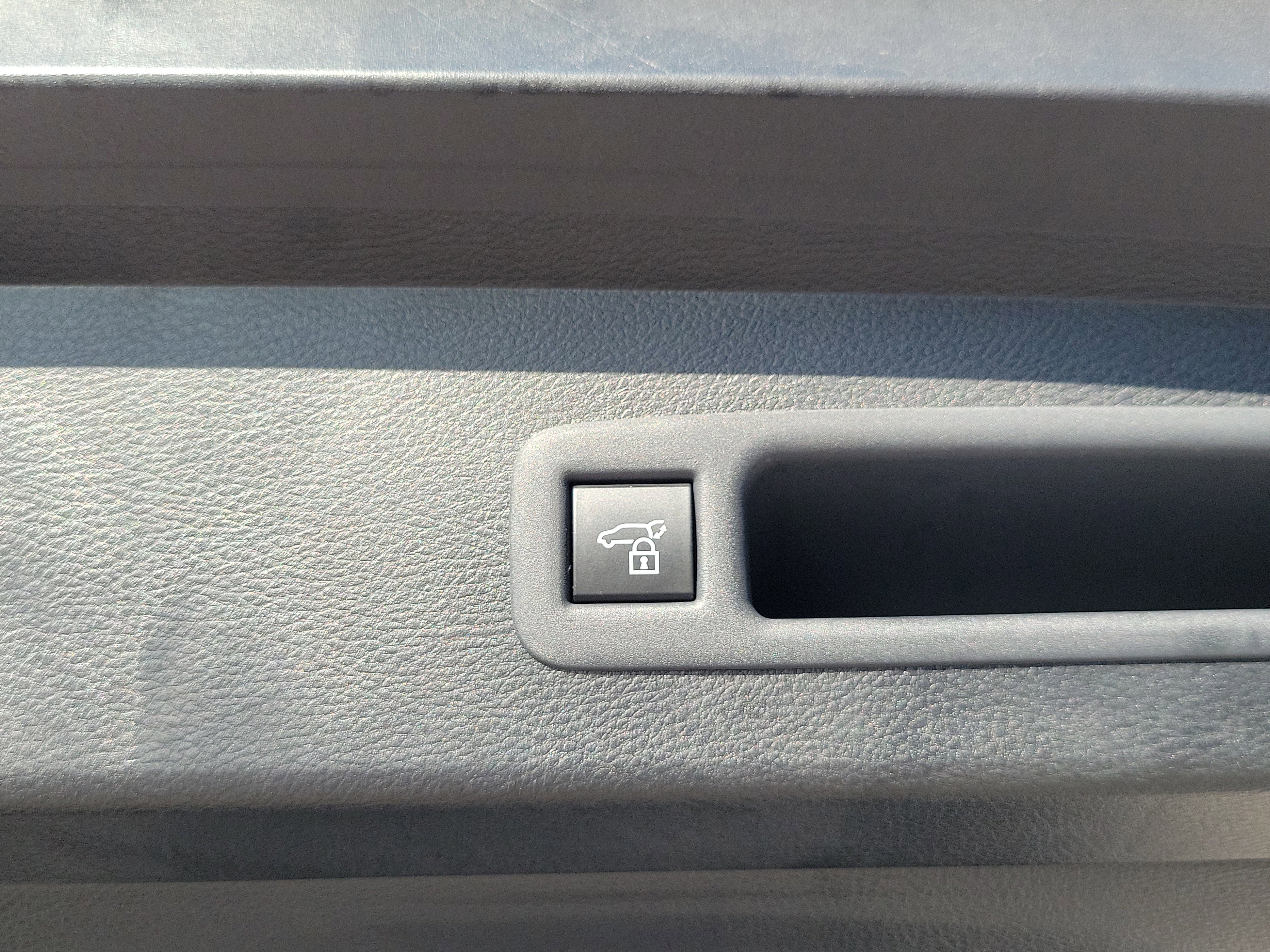 Used 2026 Toyota Sienna XLE FWD image 19