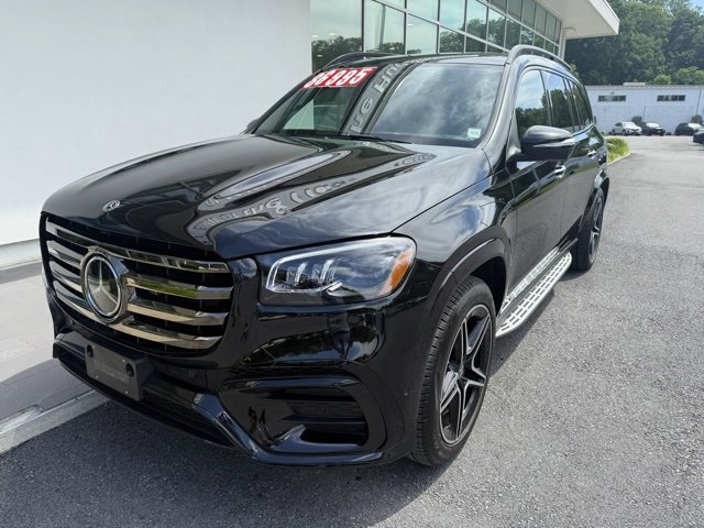 Used 2025 Mercedes-Benz GLS 450 4MATIC image 3