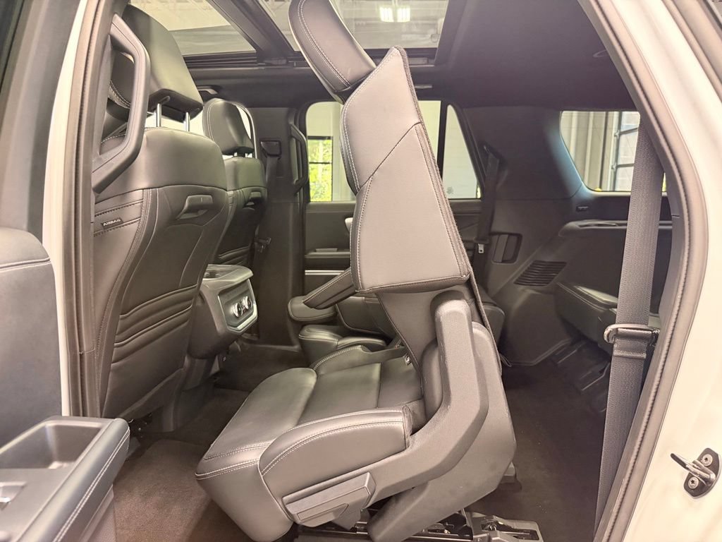 Used 2025 Ford Expedition Max Platinum w/ Stealth Appearance Package AWD/4WD image 27