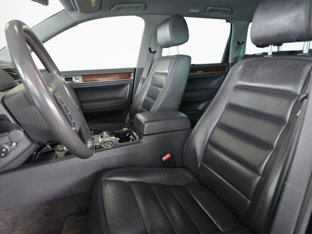 Used 2004 Volkswagen Touareg V8 AWD/4WD image 19