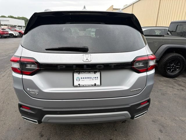 Used 2024 Honda Pilot Touring image 5