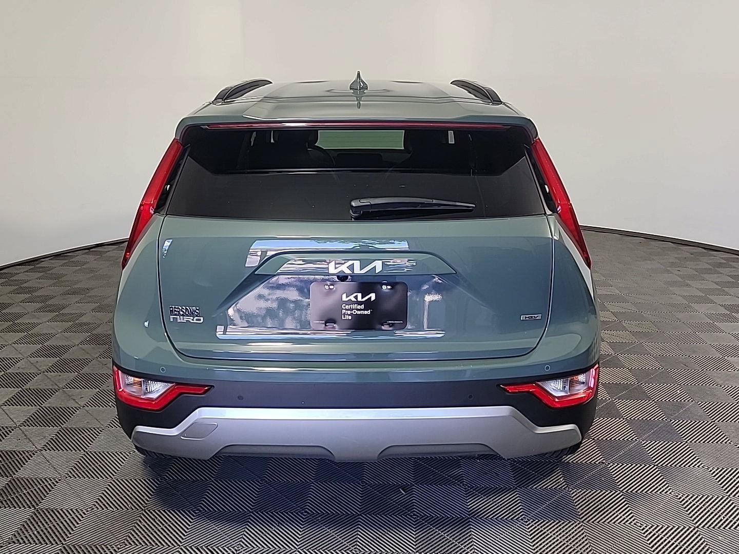 Used 2023 Kia Niro EX FWD image 5
