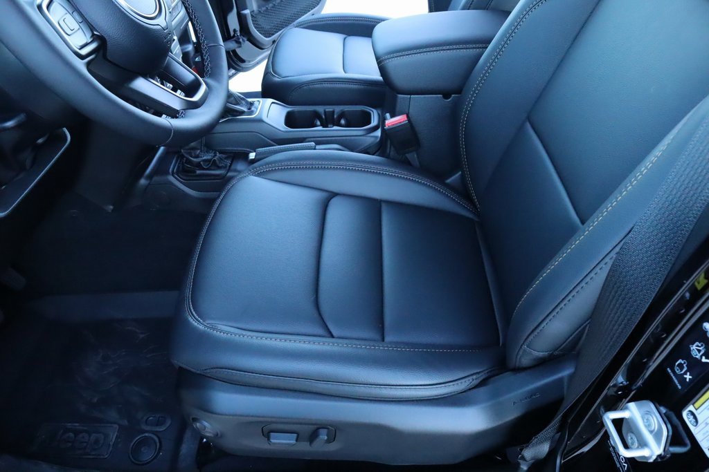 New 2025 Jeep Gladiator Sport image 11